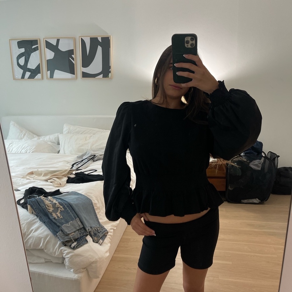 On Twelfth Poplin Black Blouse